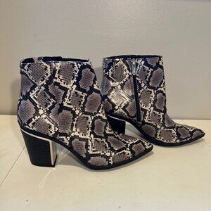 NWOT Circus by Sam Edelman Black & Gray Snakeskin Print Ankle Boots, Size 8M